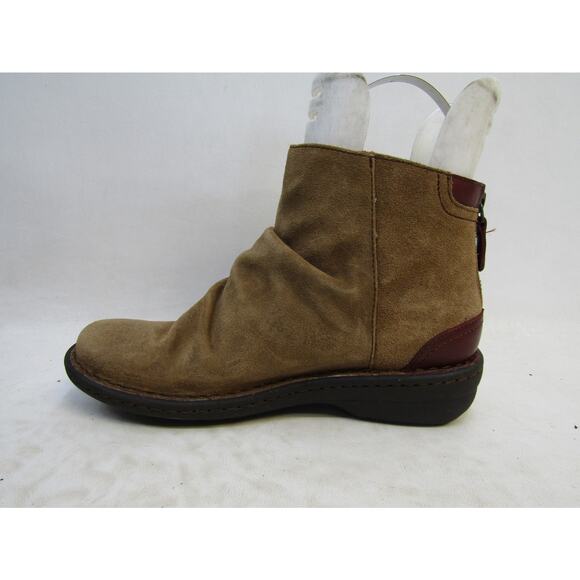 Clarks Womens Sz 7 M Brown Suede Zip Ankle Fashion Boots Bootie - Picture 2 of 11